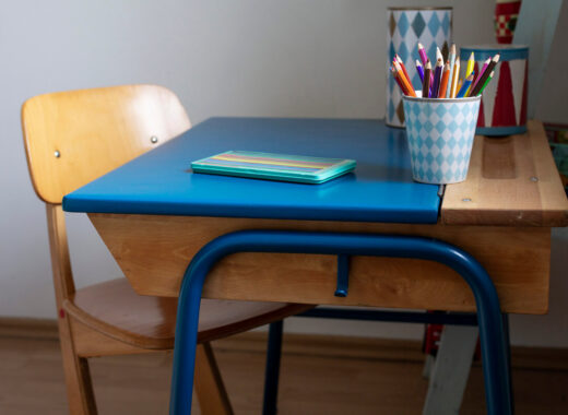 jak urządzić pokój dziecka biurko